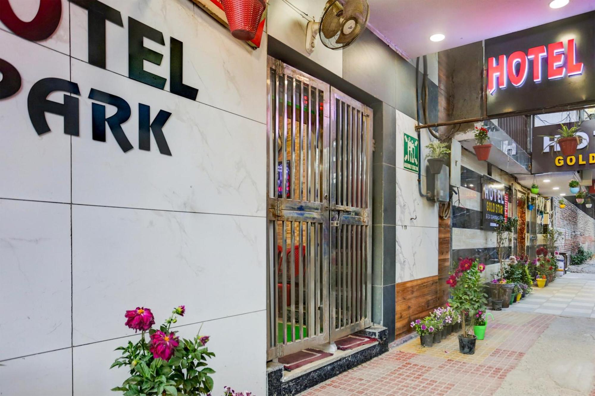 Hotel O Park View Delhi  Bagian luar foto