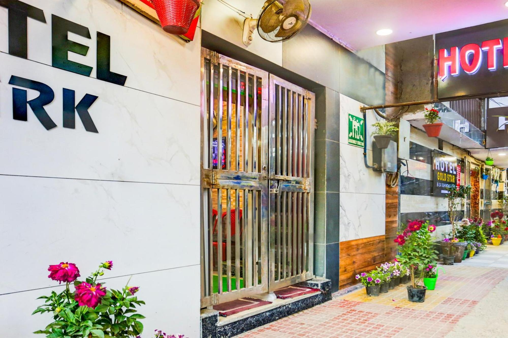 Hotel O Park View Delhi  Bagian luar foto